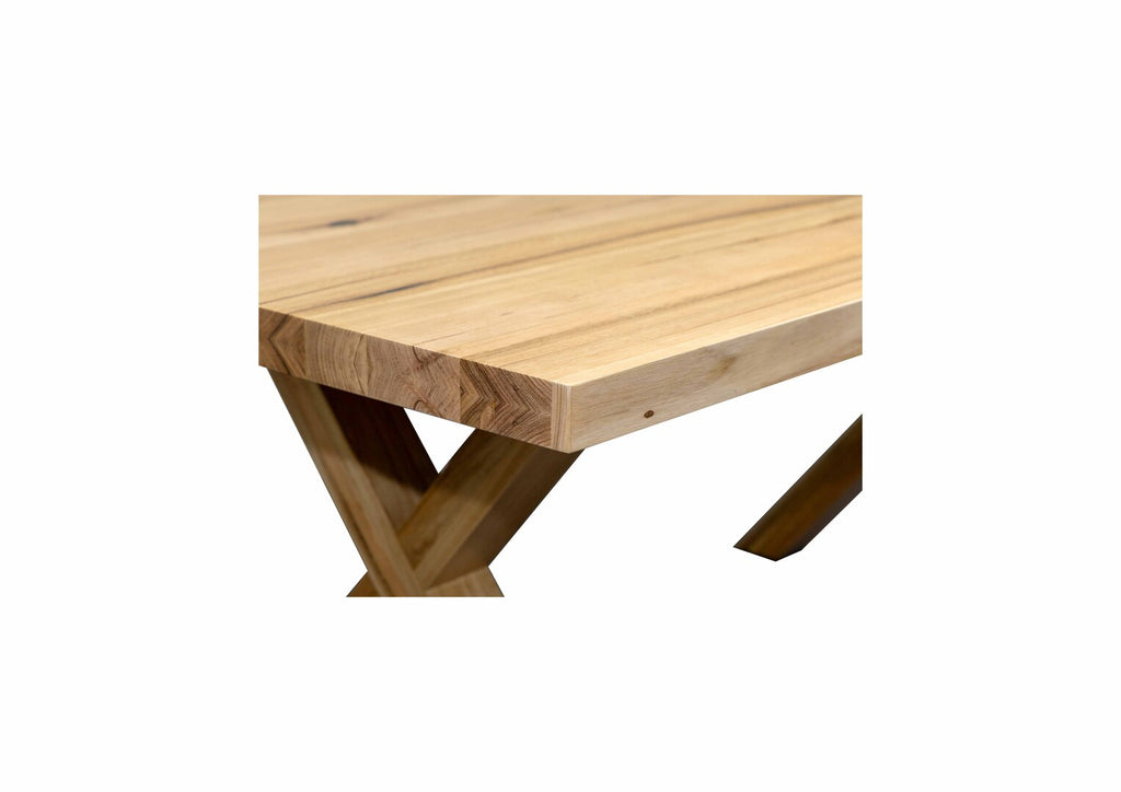 Ashbree Dining Table