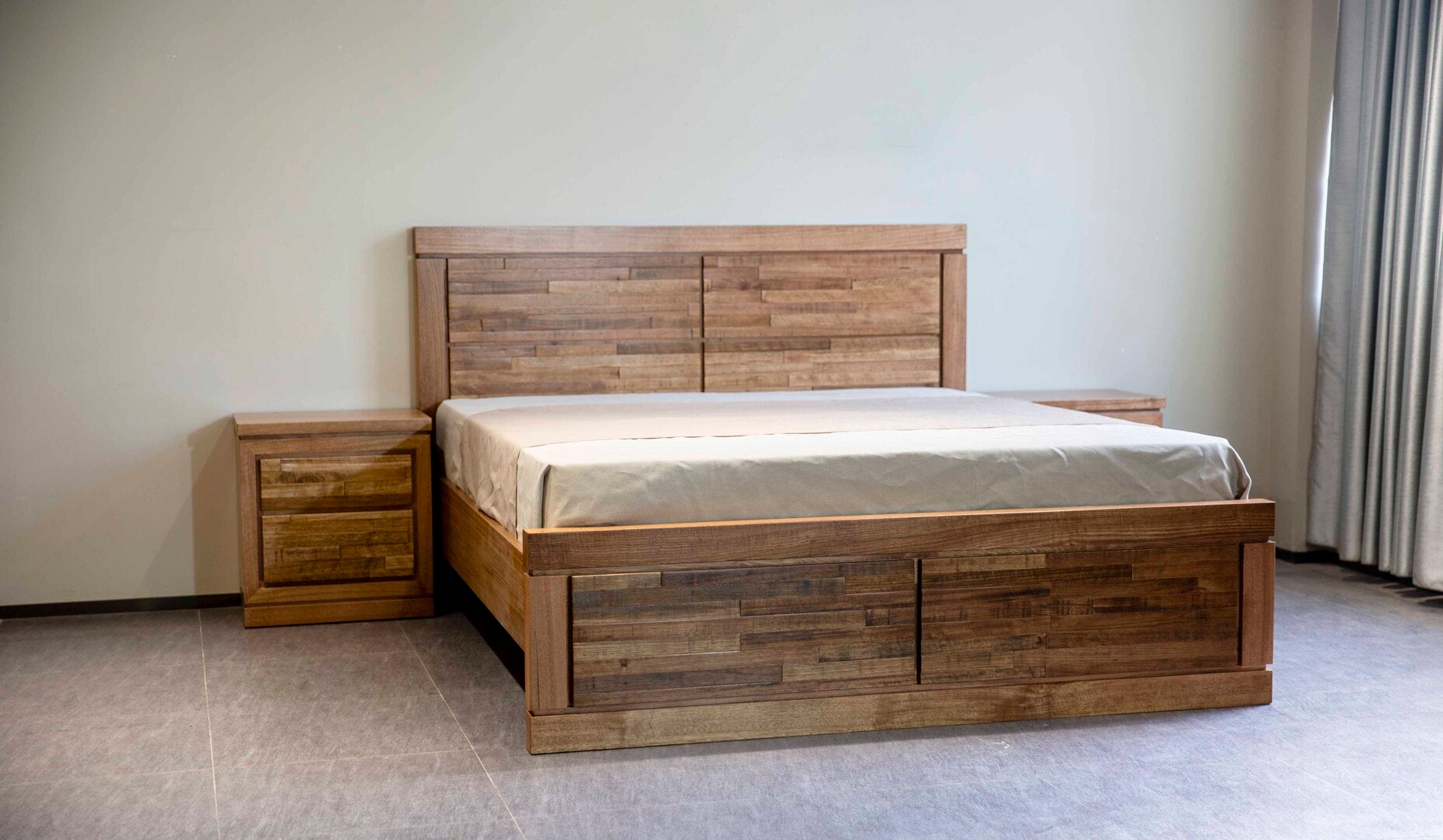 Cleveland bed Frame