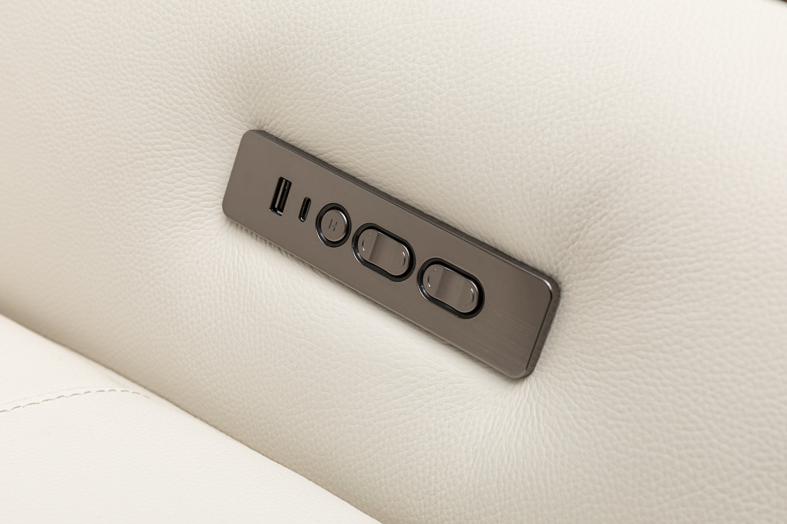 Levi 2.5 Seater